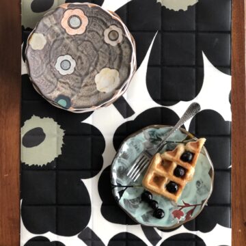 Set of Four Snack Plates, stonewares, stencils, slip, oxidation, d 6” each, 2021