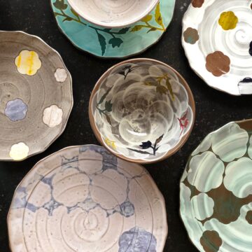 Tablewares, plates and bowls, stonewares, stencils, slips, oxidation, various sizes, 2020